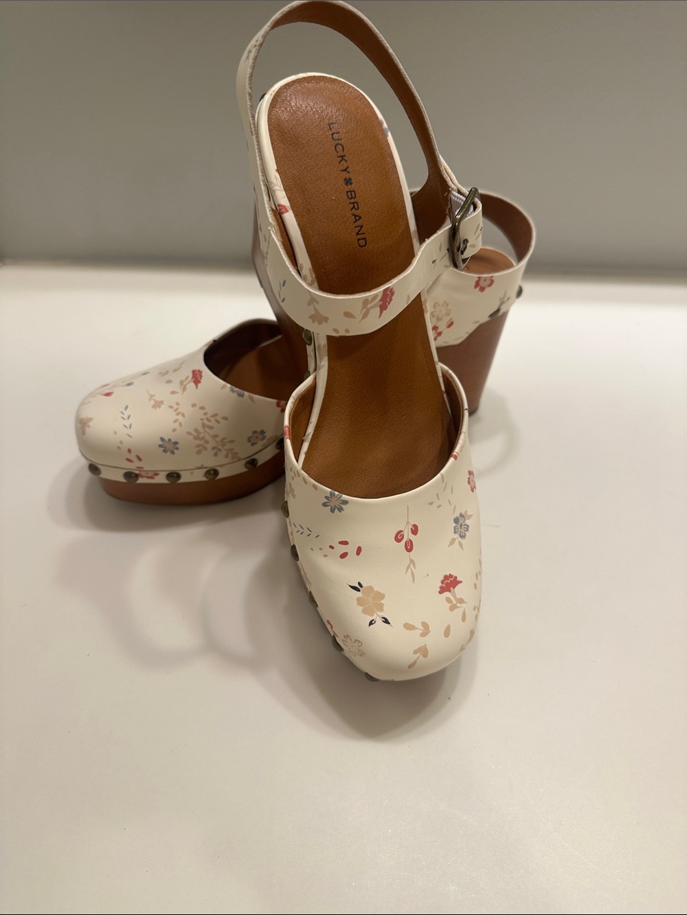 Lucky Brand Cream Floral‎ Platform Sandals Size 10